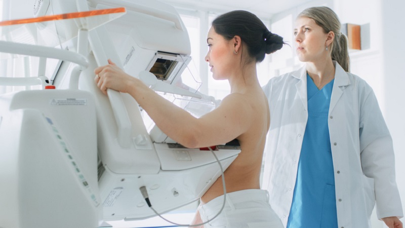 تشخیص زودرس سرطان سینه با انجام ماموگرافی پستان